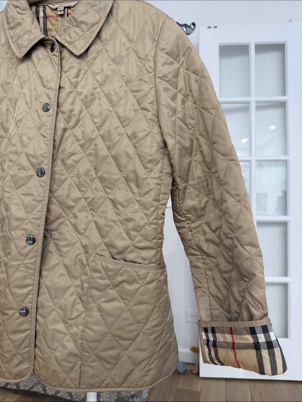 Burberry Quilted Women's Jacket. Size S. tan beige - Picture 3 of 8